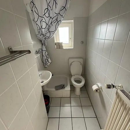 Ruhige 3-zimmerwohnung Im Norden Bremens Fuer Monteure Und Geschaeftsreisende Pm 35 Og *